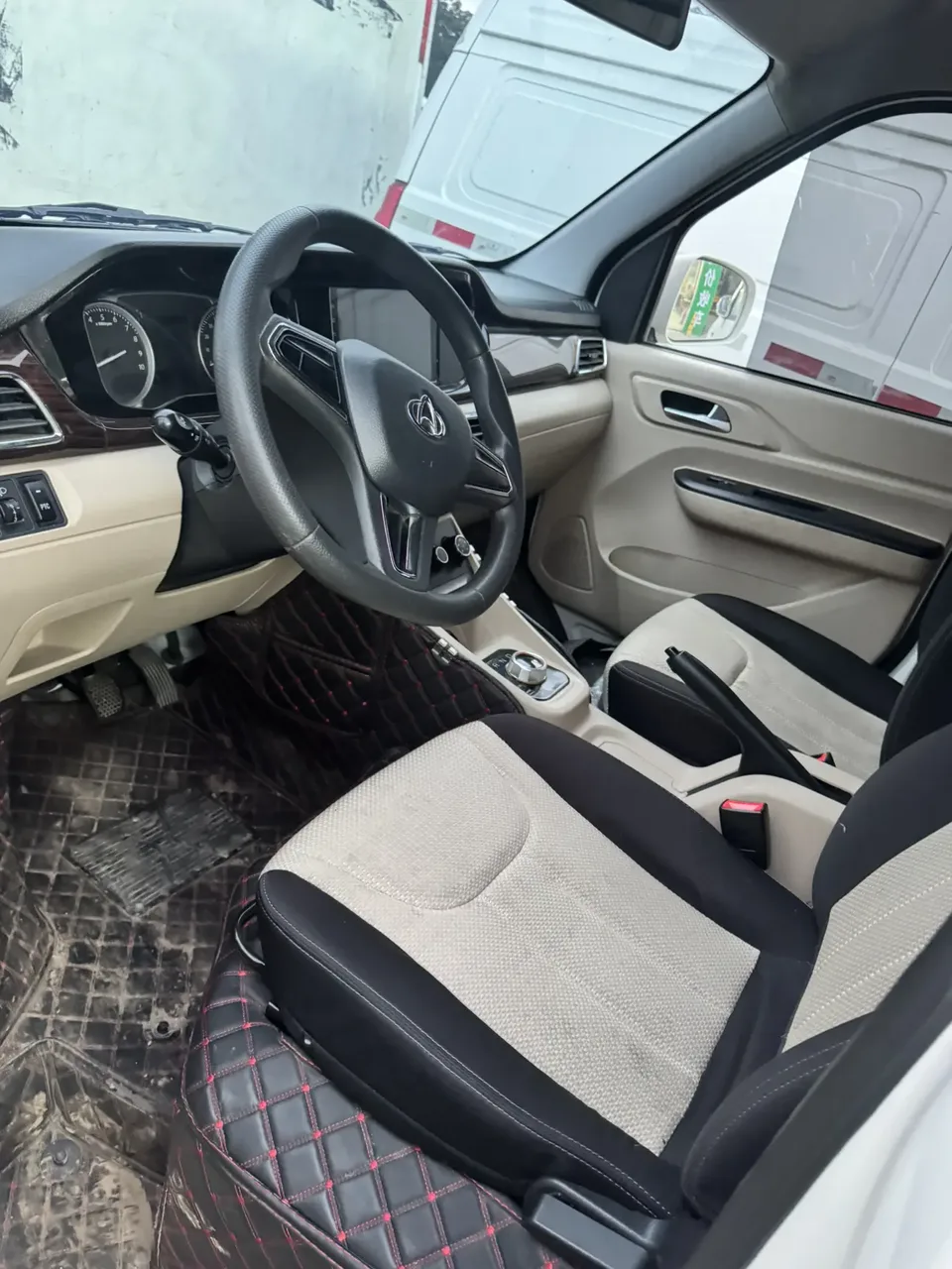 Changan span Crossstar V7 EV rear-wheel drive 6-seater pure electric original customized version 2025 — миниатюра 3