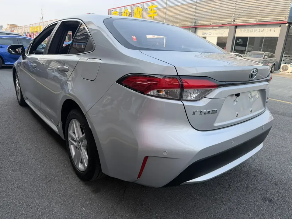 Toyota Levin 2021 Corolla Hybrid 1.8H E-CVT Progressive Edition 2022 — миниатюра 2