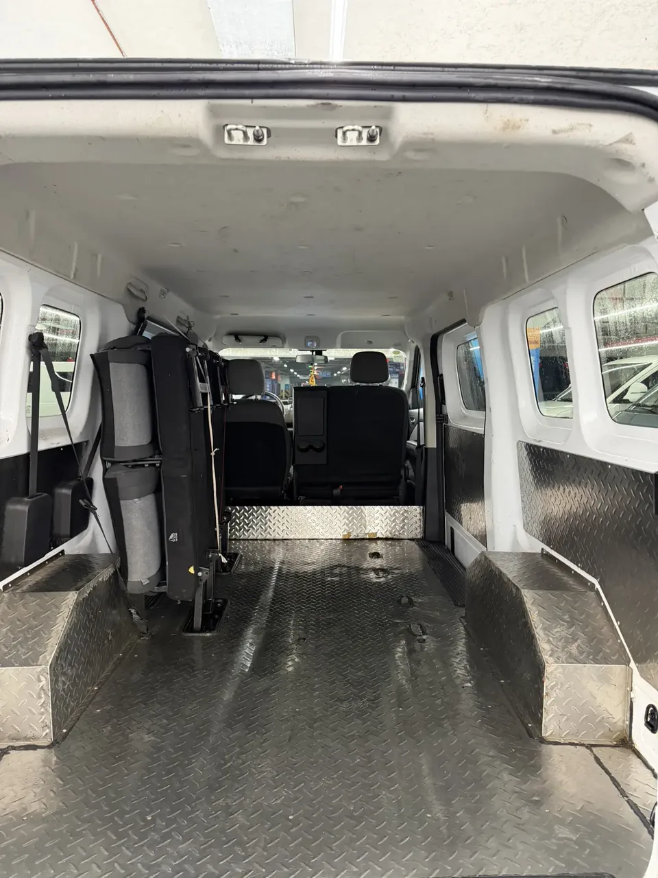 Rich EC75 Passenger Supercharger Edition-Pioneer I 52.16kWh 2025 — миниатюра 3