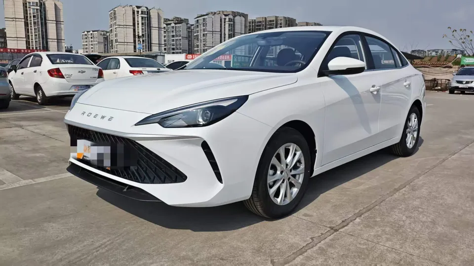 Roewe i5 1.5L CVT Luxury Edition 2026 — фото 1, купить с доставкой в Москву