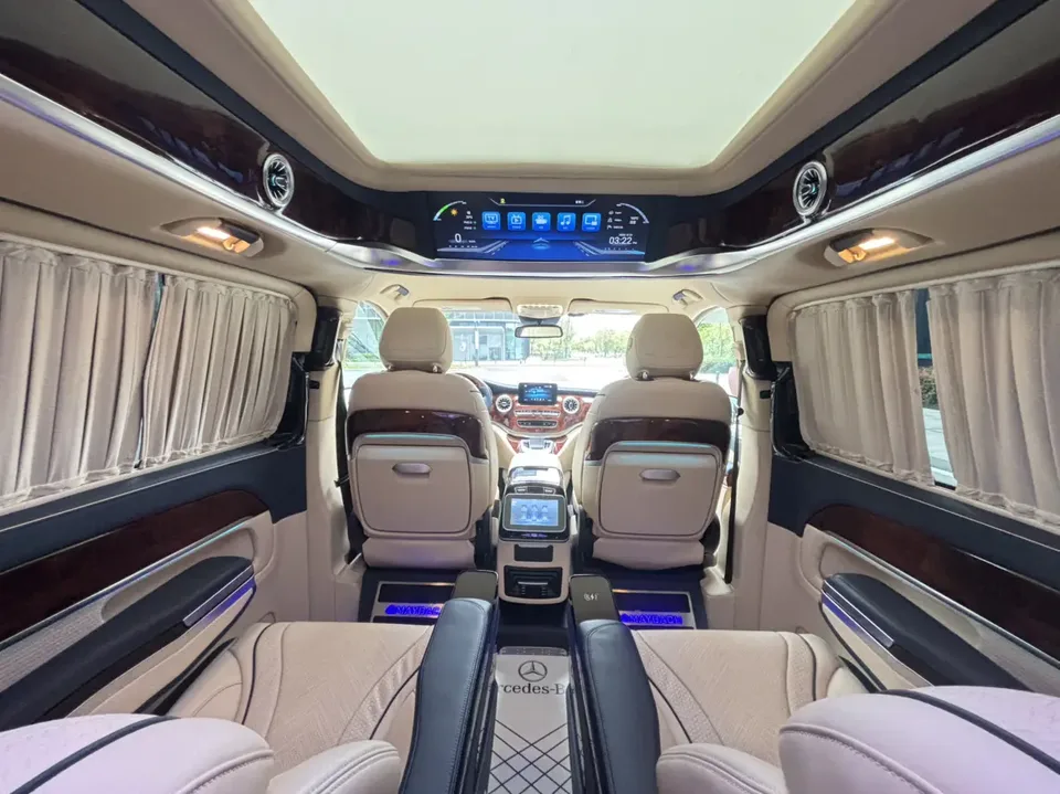Mercedes-Benz V-Class 1.5L CVT LUX Premium Edition 2023 — миниатюра 4