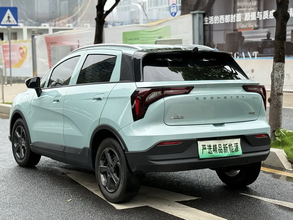 Geely Geometry E Firefly Model 320KM Well-behaved Tiger 2022 — миниатюра 2