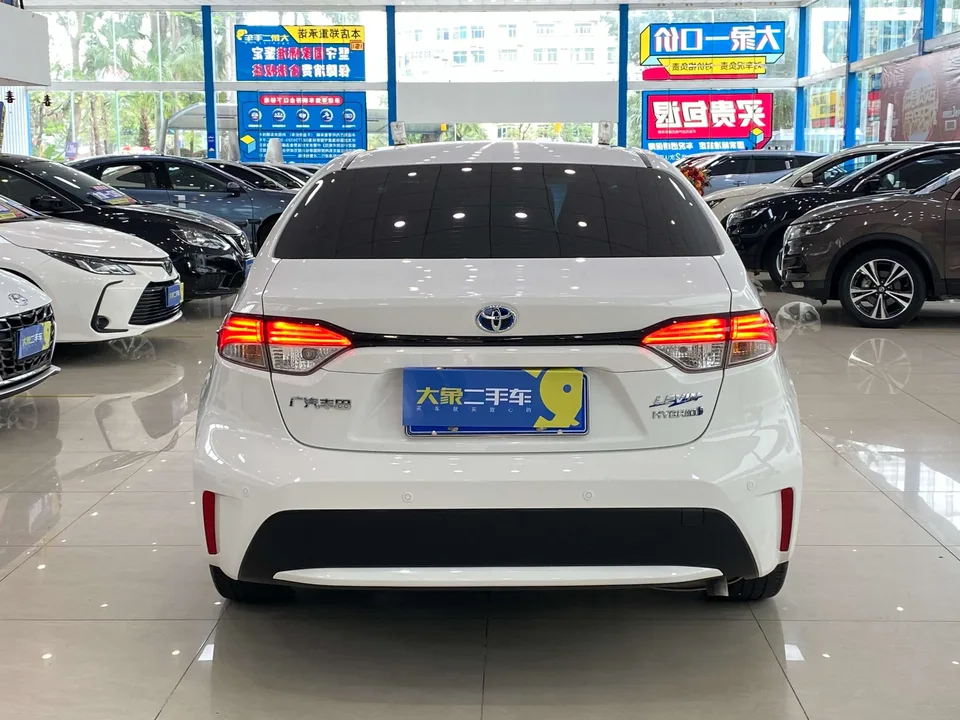 Toyota Levin 2022 Corolla Hybrid 1.8H E-CVT Leading Edition 2022 — миниатюра 2