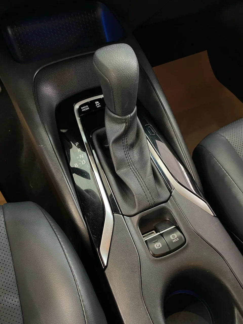Toyota Levin 2022 Corolla Hybrid 1.8H E-CVT Leading Edition 2022 — миниатюра 4