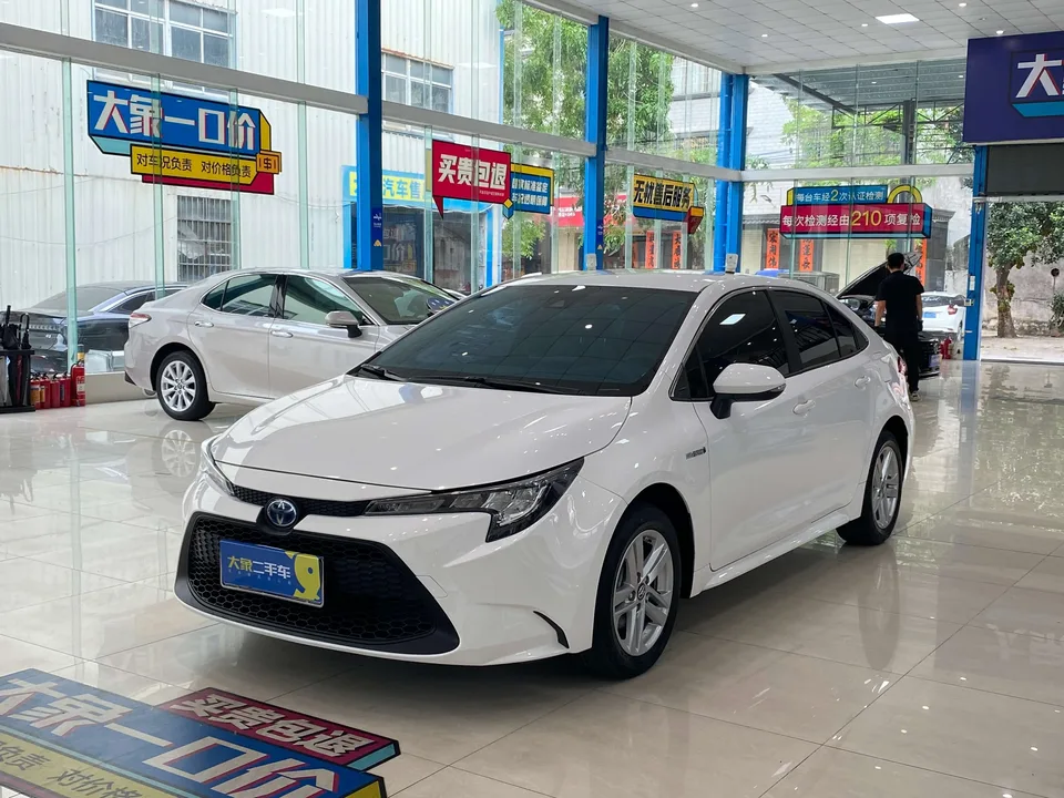 Toyota Levin 2022 Corolla Hybrid 1.8H E-CVT Leading Edition 2022 — фото 1, купить с доставкой в Москву