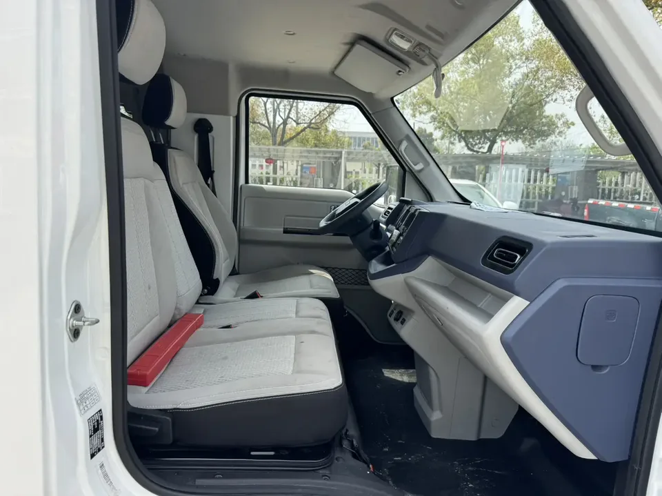 Xinyuan Automobile Xinyuan E3 Practical Passenger Transport 2025 — миниатюра 3