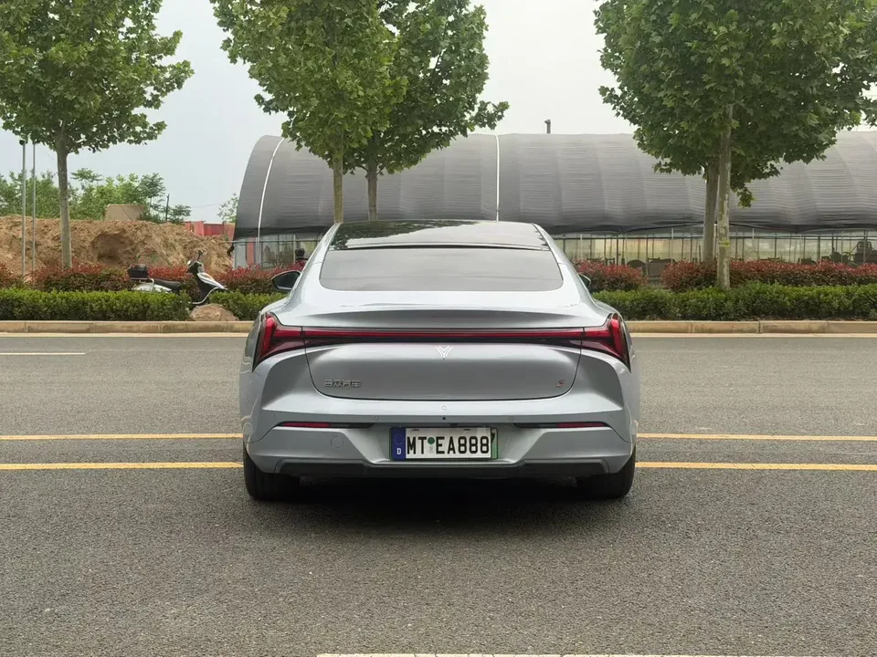 NETA Nezha S Extended Range 1160 Medium Edition 2023 — миниатюра 2
