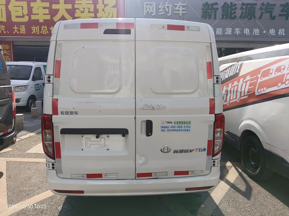 Changan span Crossstar V7 EV 270KM basic model 2023 — миниатюра 2