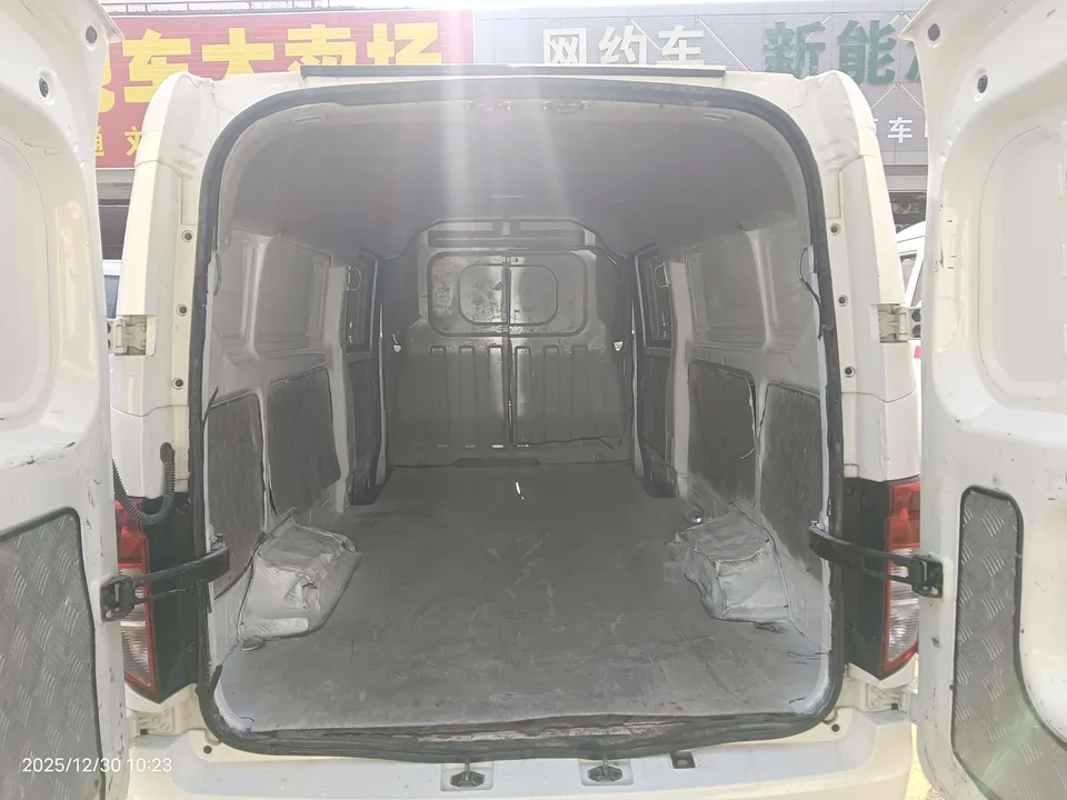 Changan span Crossstar V7 EV 270KM basic model 2023 — миниатюра 3