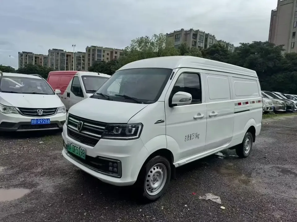 Jinbei New Hiace EV New Hiace EV 2023 rear-wheel drive 2-seater pure electric 2022 — фото 1, купить с доставкой в Москву