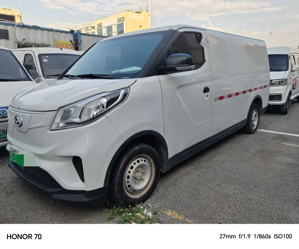 Datong Maxus EV30 pure electric intelligent logistics expert long-axis CATL 2022 — фото 1, купить с доставкой в Москву
