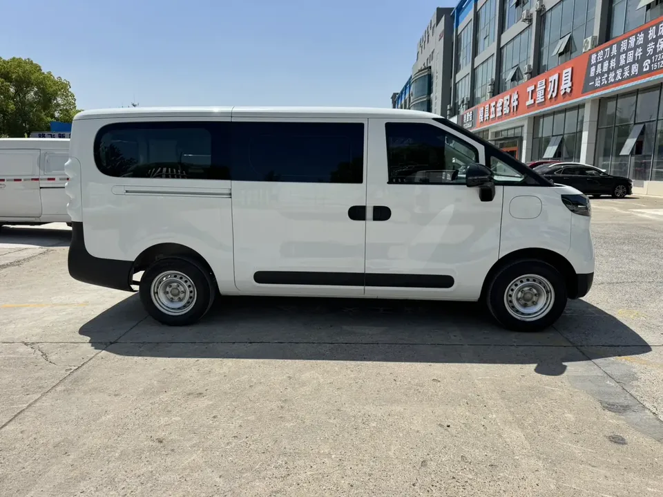 Datong Dana V1 V1 short-axle low-top multi-function version 42kWh 2025 — миниатюра 2