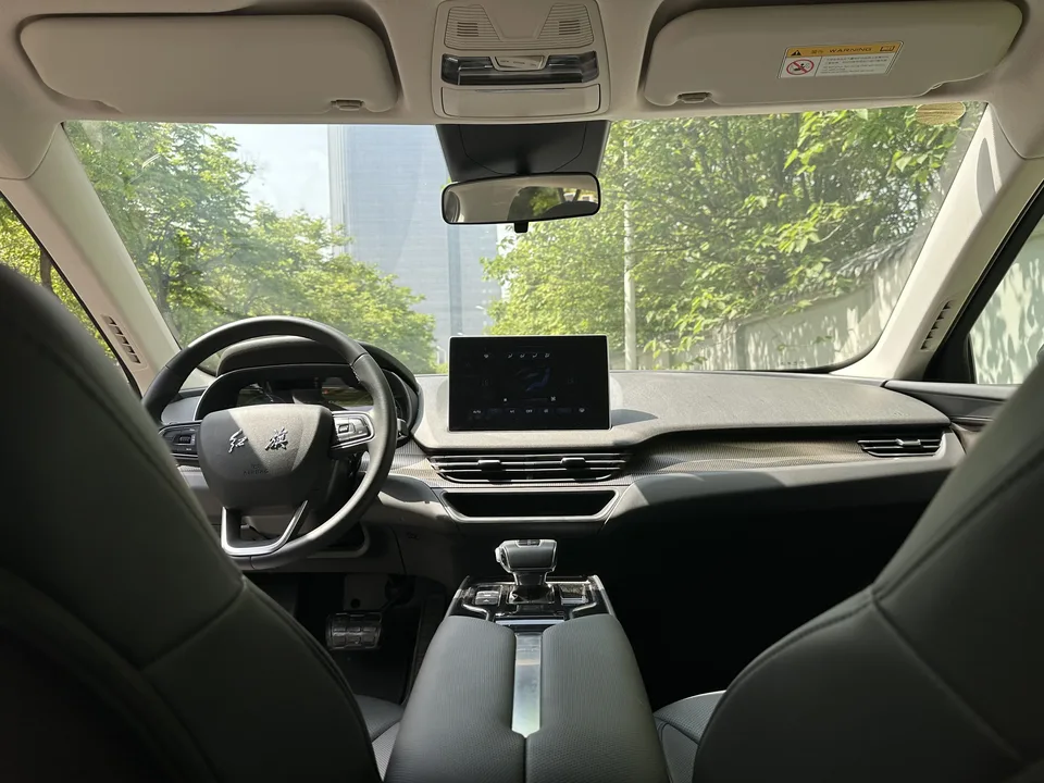 Hongqi E-QM5 450KM Travel Edition 100kW 2024 — миниатюра 2
