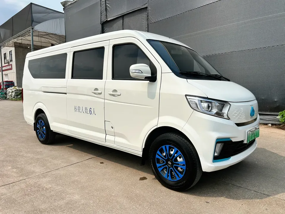 Changan span Crossstar V7 EV rear-wheel drive 6-seater pure electric original customized version 2025 — миниатюра 3