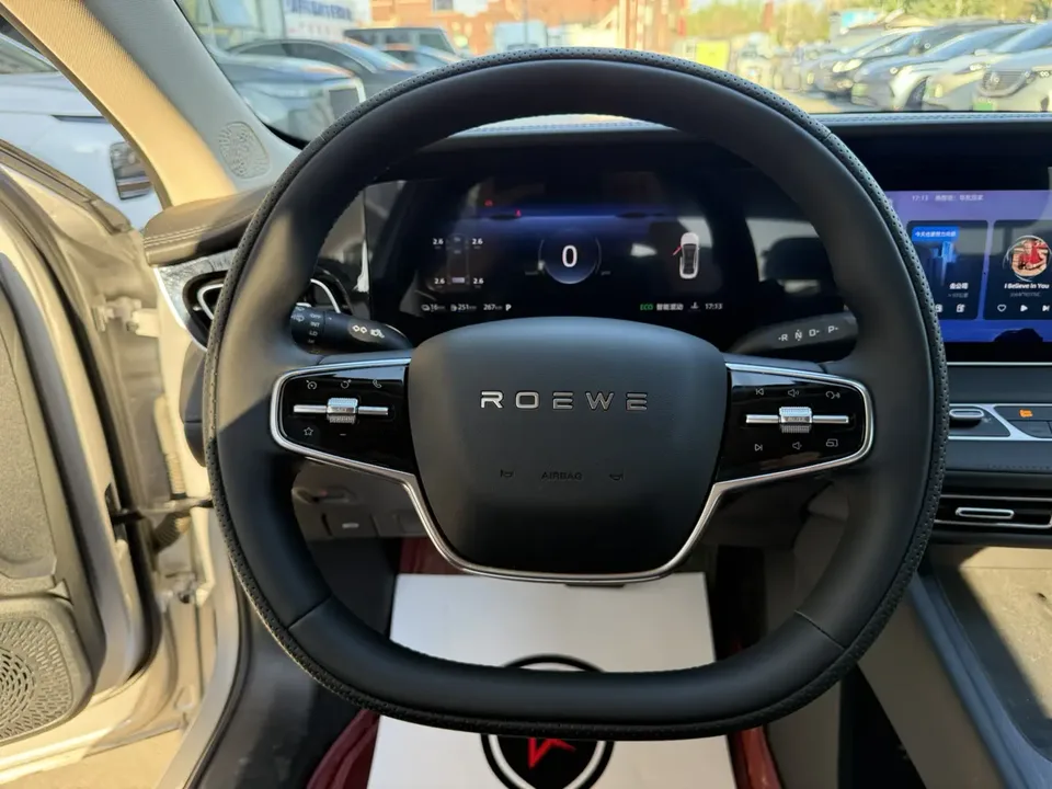 Roewe D7 DMH Roewe D7 DMH 2024 125 Leading Edition 2025 — миниатюра 4