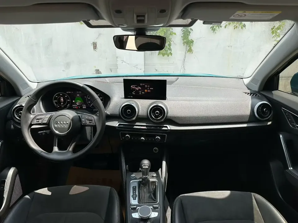 Audi Q2L e-tron Audi Q2L e-tron 2022 pure electric smart model 2022 — миниатюра 2