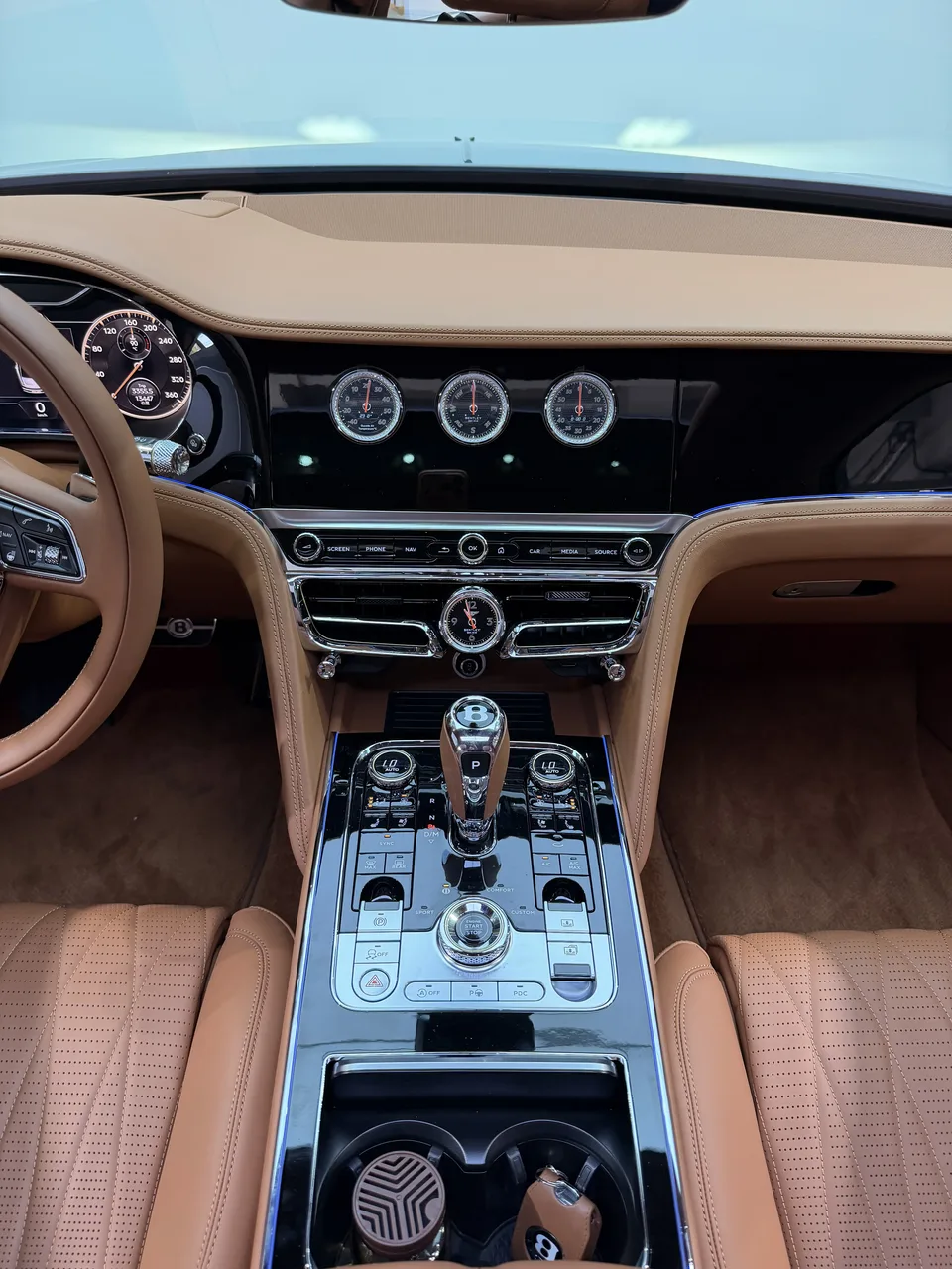 Bentley Galloping 4.0T automatic 4WD 5-seater parallel import 2024 — миниатюра 4