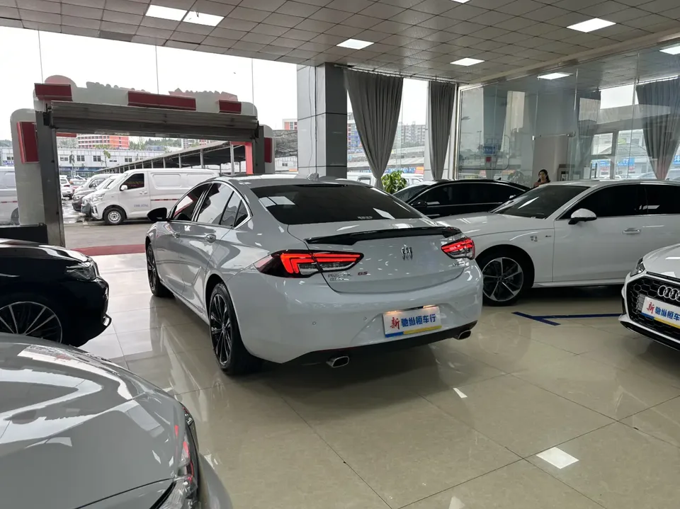 Buick Majesty Buick Regal 2025 28T Luxury Edition 2026 — миниатюра 4