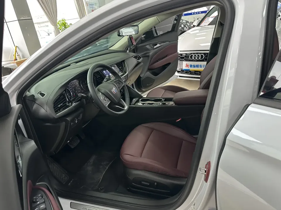 Buick Majesty Buick Regal 2025 28T Luxury Edition 2026 — миниатюра 5