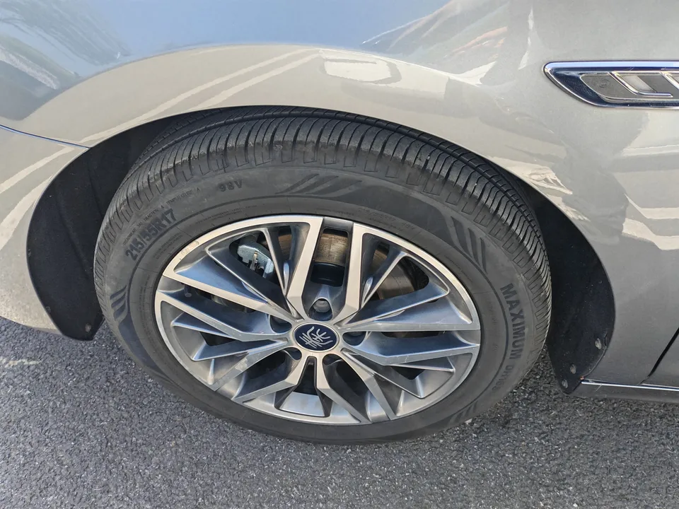 BYD Qin PLUS EV Honor Edition 510KM Leading Model 2024 — миниатюра 3