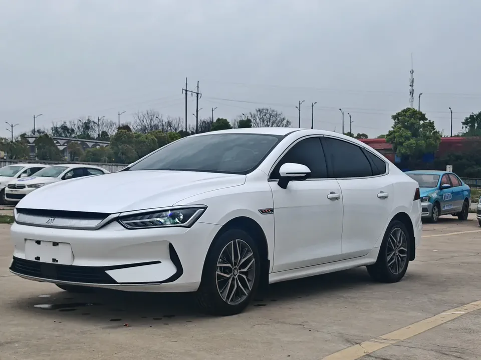 BYD Qin PLUS EV Honor Edition 510KM Leading Model 2024 — фото 1, купить с доставкой в Москву