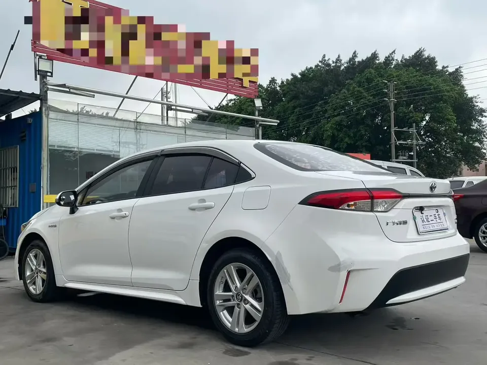 Toyota Levin 2022 Corolla Hybrid 1.8H E-CVT Progressive Edition 2022 — миниатюра 2