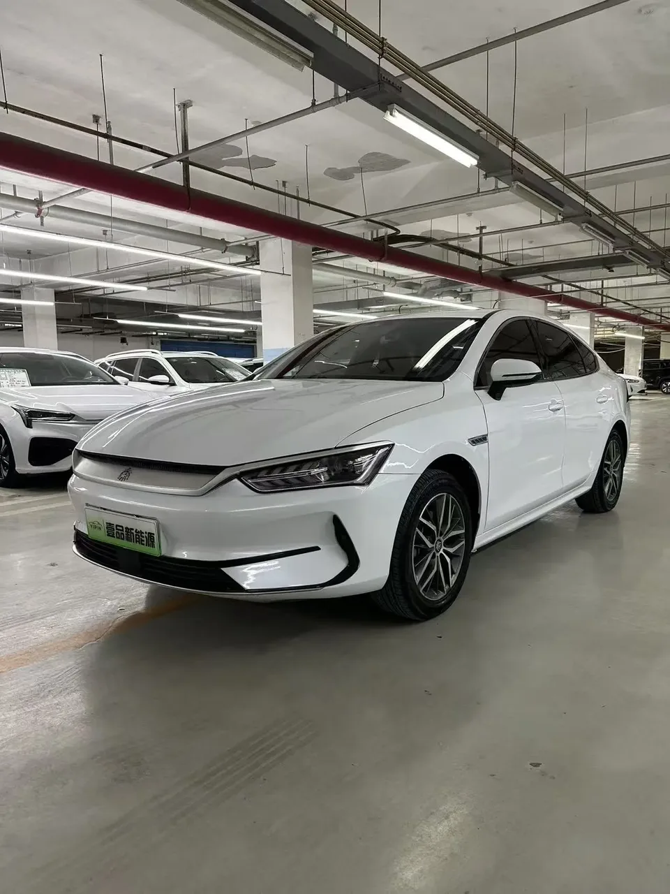BYD Qin PLUS EV 500KM Luxury Edition 2022 — фото 1, купить с доставкой в Москву