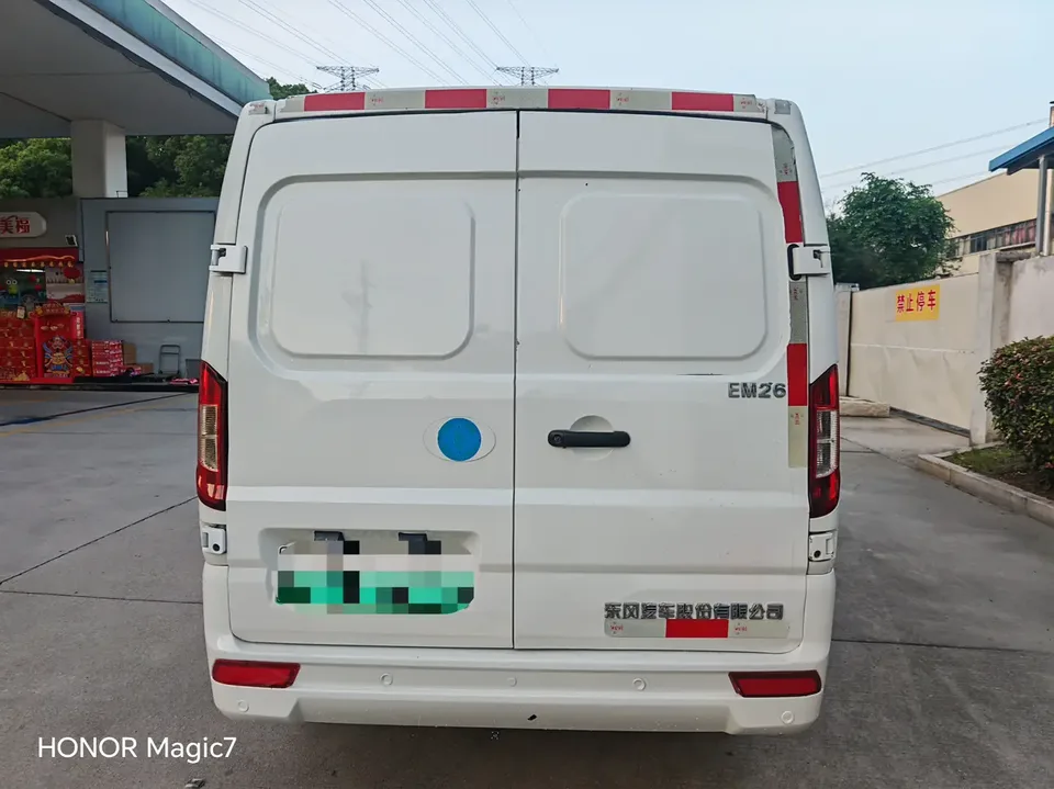 Dongfeng Yufeng EM26 high-end version 41.86kWh CATL 2023 — миниатюра 2
