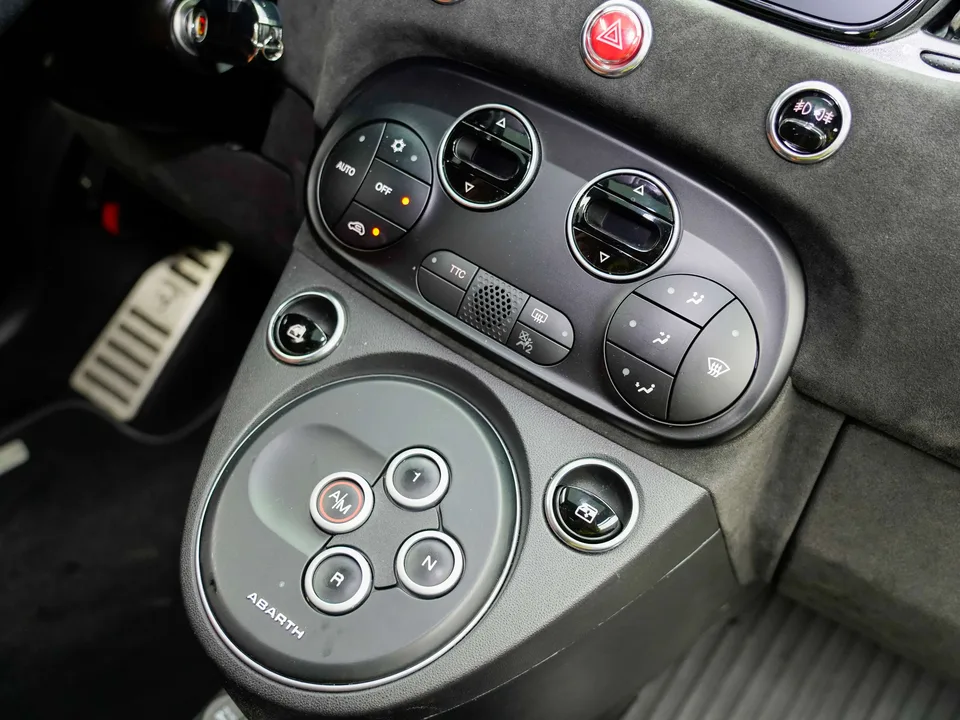 Abarth 595 Abarth 595 2022 Abarth 595 Competizione Cabrio Automatic 180 2023 — миниатюра 3