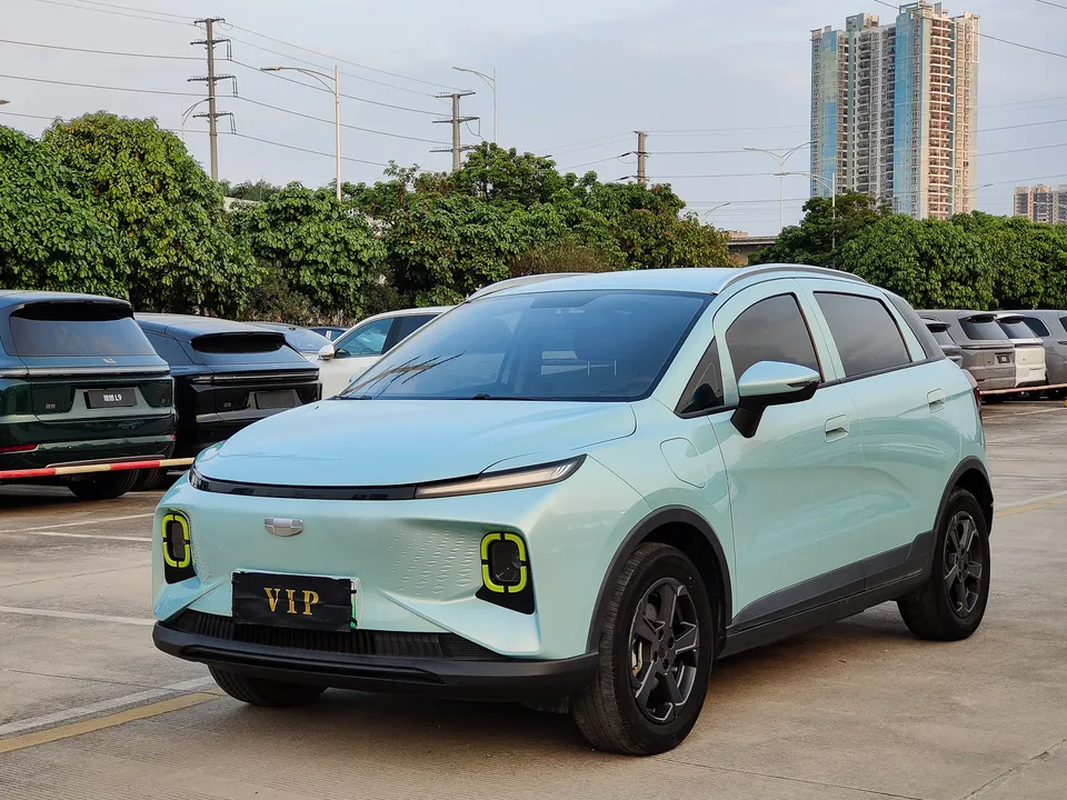 Geely Geometry E Firefly Model 320KM Well-behaved Tiger 2022 — фото 1, купить с доставкой в Москву