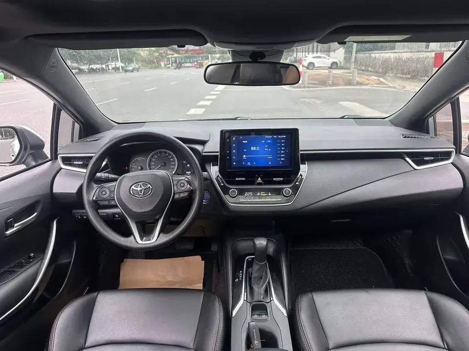 Toyota Levin 2022 Lelink Dual Engine 1.8H E-CVT Luxury Edition 2022 — миниатюра 2