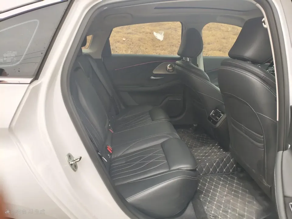 Chery Arrizo 8 1.6T Automatic Front-Wheel Drive 5-Seater Factory Custom Edition 2023 — миниатюра 3