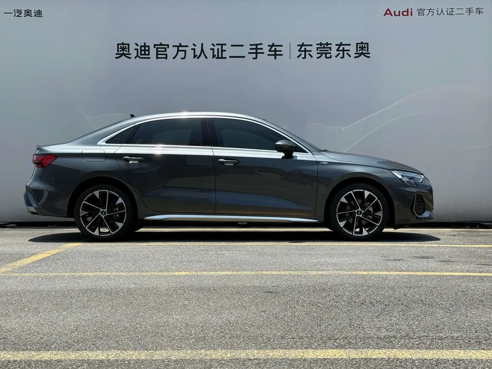 Audi A3 Audi A3 2025 facelift A3L Limousine 35 TFSI Flying Spur Premium Edition 2026 — миниатюра 2