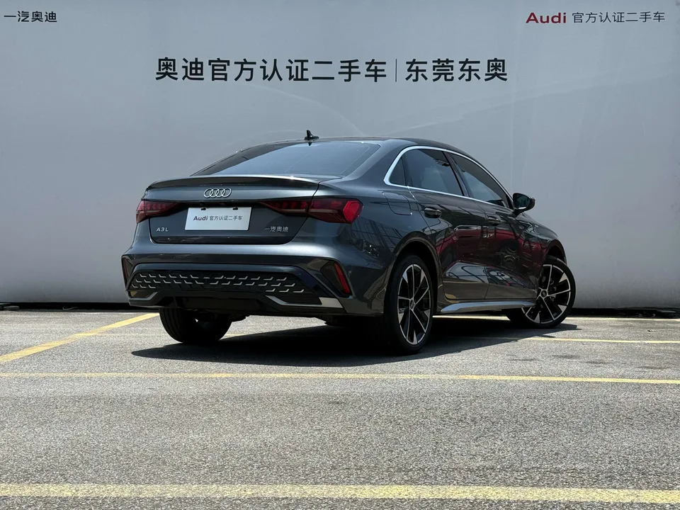 Audi A3 Audi A3 2025 facelift A3L Limousine 35 TFSI Flying Spur Premium Edition 2026 — миниатюра 4