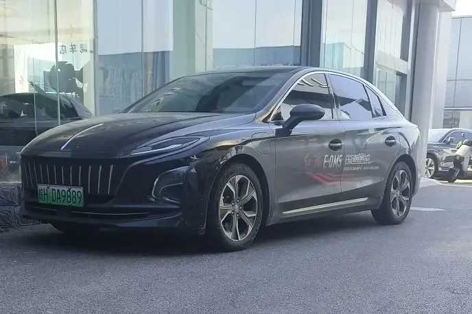 Hongqi E-QM5 Hongqi E-QM5 2021 Charging Qiyue Edition 2023 — фото 1, купить с доставкой в Москву