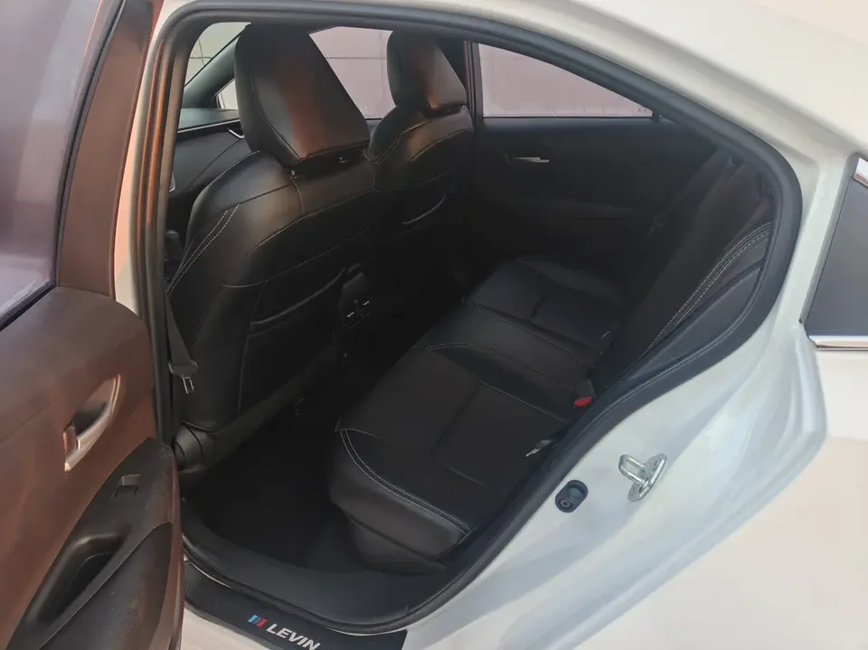 Toyota Levin 2022 Corolla Hybrid 1.8H E-CVT Leading Edition 2022 — миниатюра 3