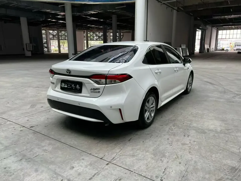 Toyota Levin 2022 Lelink Dual Engine 1.8H E-CVT Luxury Edition 2022 — миниатюра 2