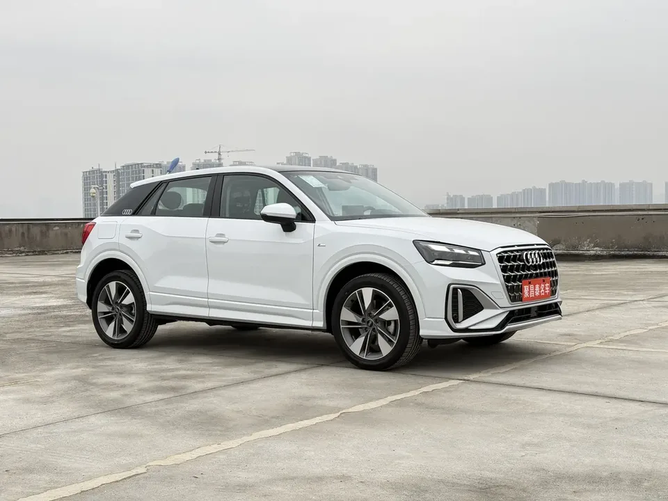 Audi Q2L 35 TFSI Fashion Dynamic Edition 2025 — миниатюра 3