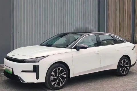 Geely Galaxy L6 2025 купить в Москве