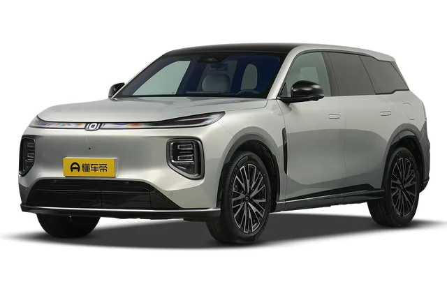 Changan Qiyuan Q07 215 PLUS 2025 — фото 1, купить с доставкой в Москву