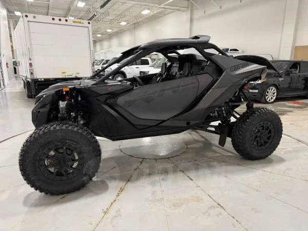 BRP Can-Am Maverick R X RS with Smart-Shox 2026 — фото 1, купить с доставкой в Москву