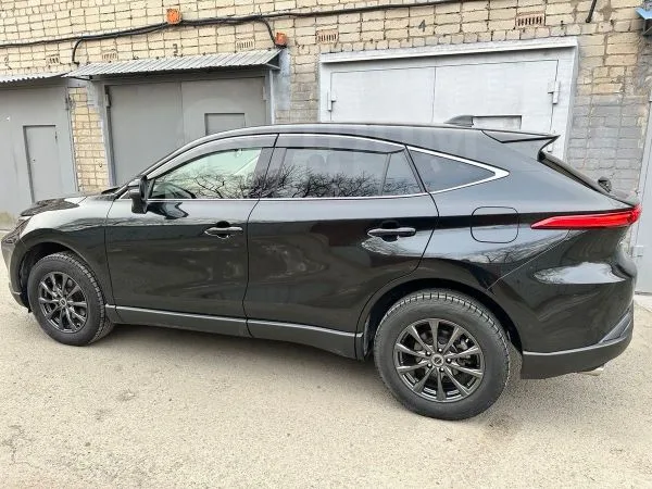 Toyota Harrier 2022 — фото 1, купить с доставкой в Москву