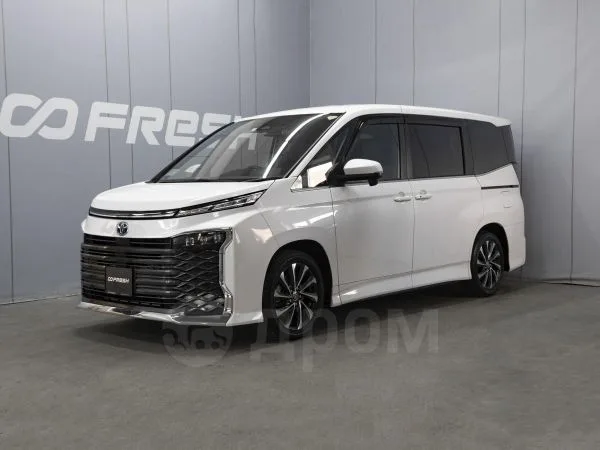 Toyota VOXY 2022 — фото 1, купить с доставкой в Москву