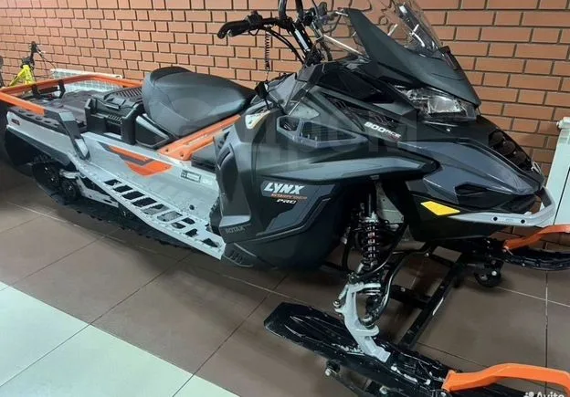 BRP Lynx 69 Ranger PRO 900 ACE 2025 — фото 1, купить с доставкой в Москву
