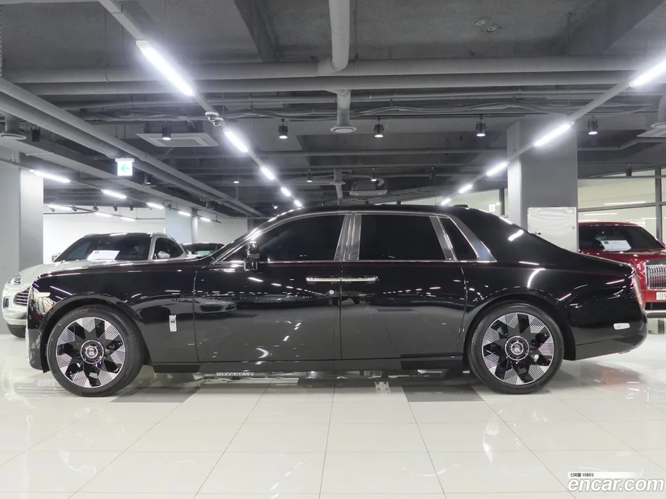 Rolls-Royce Phantom 6.7 V12 2023 — миниатюра 2