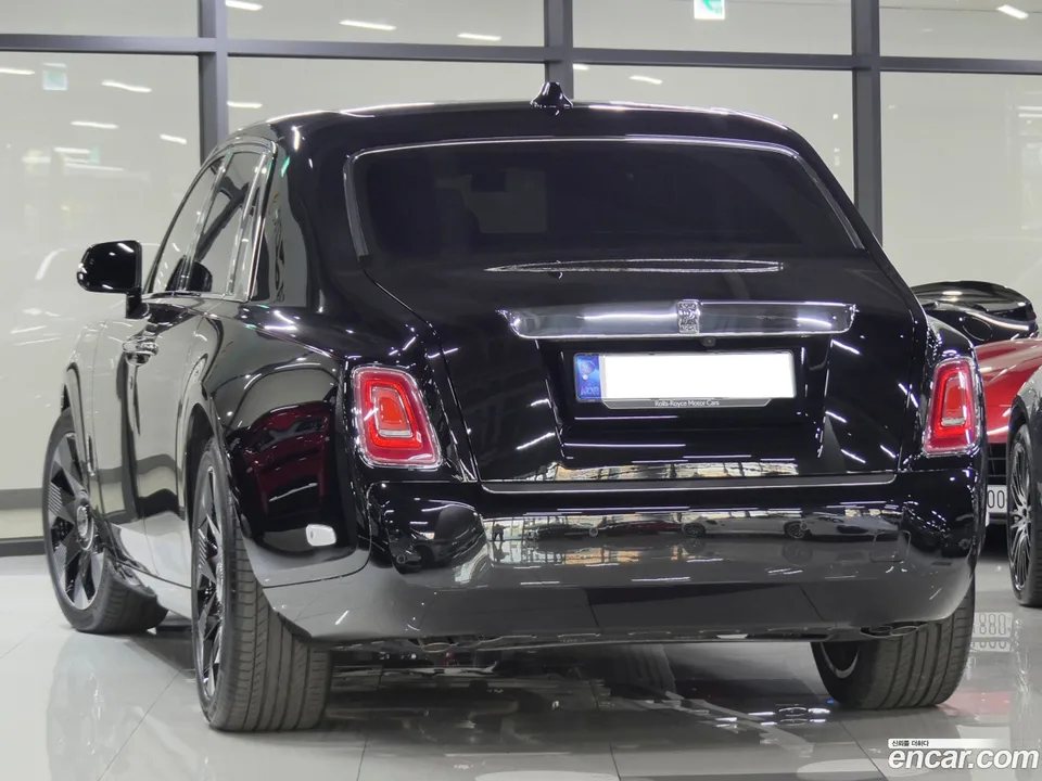 Rolls-Royce Phantom 6.7 V12 2023 — миниатюра 3