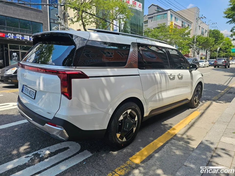 Kia Carnival HEV 9 2024 — миниатюра 4