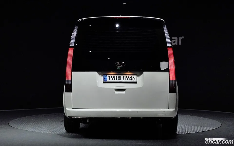 Hyundai Staria 9 2024 — миниатюра 4
