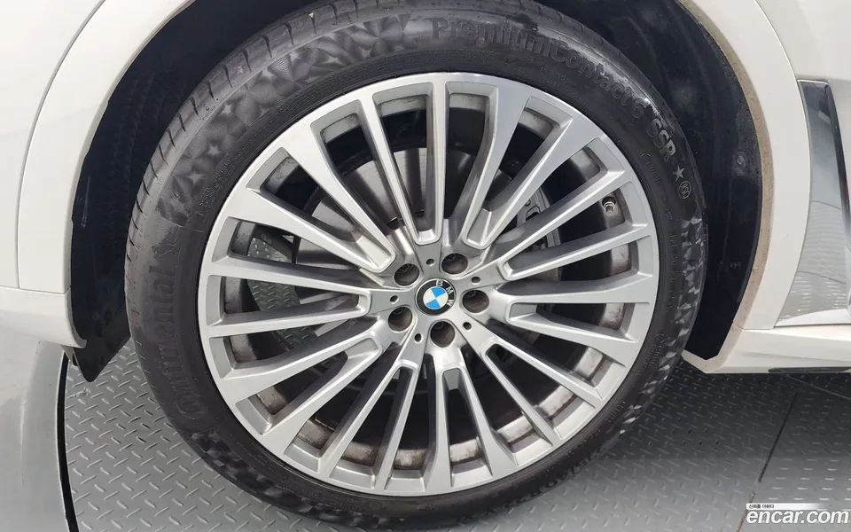 BMW X7 xDrive 40d 7 2023 — миниатюра 5