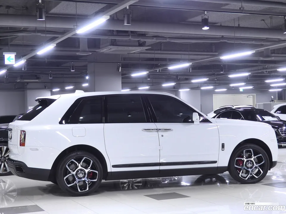 Rolls-Royce Cullinan 6.7 V12 2023 — миниатюра 2